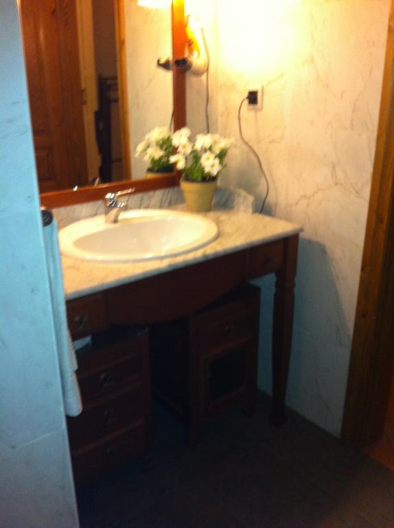 Hotel Villa Romanica Ainsa Room photo