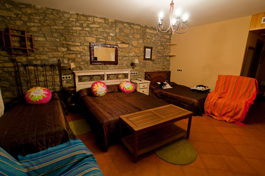 Hotel Villa Romanica Ainsa Room photo