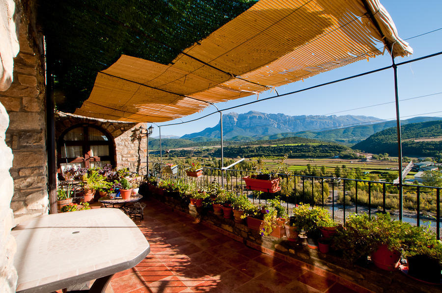 Hotel Villa Romanica Ainsa Exterior photo