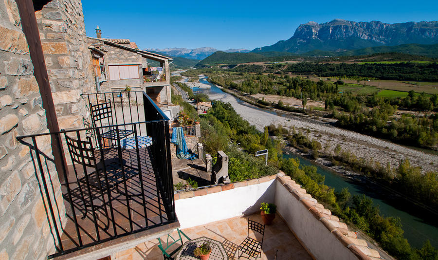 Hotel Villa Romanica Ainsa Exterior photo